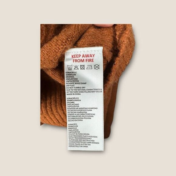 BDG Urban Outfitters Crop Turtleneck Sweater In Rust Size Medium NWT - Picture 6 of 6